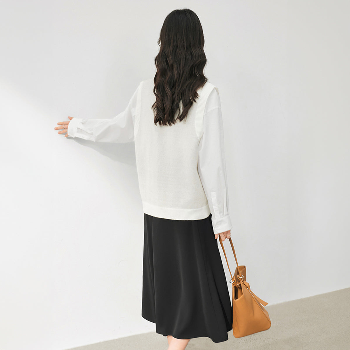 Pull Campement de gitans avec caravanes