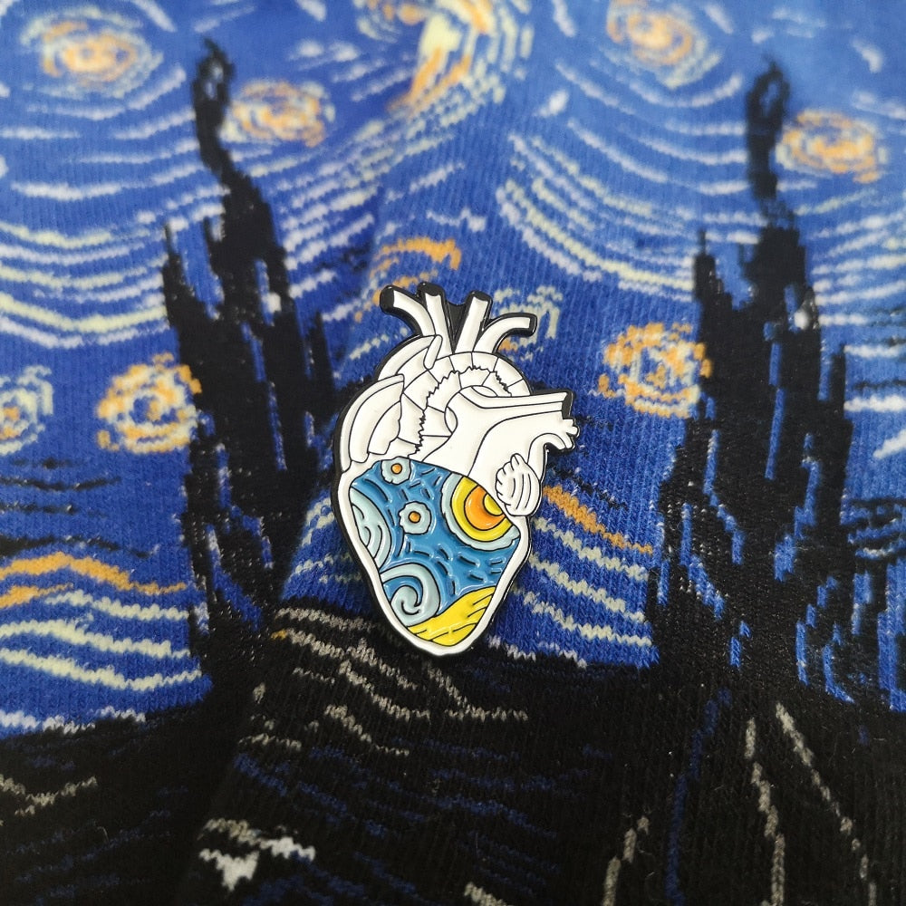 Pin de esmalte de corazón de noche estrellada