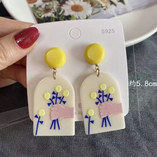 Aretes de dibujos animados artísticos
