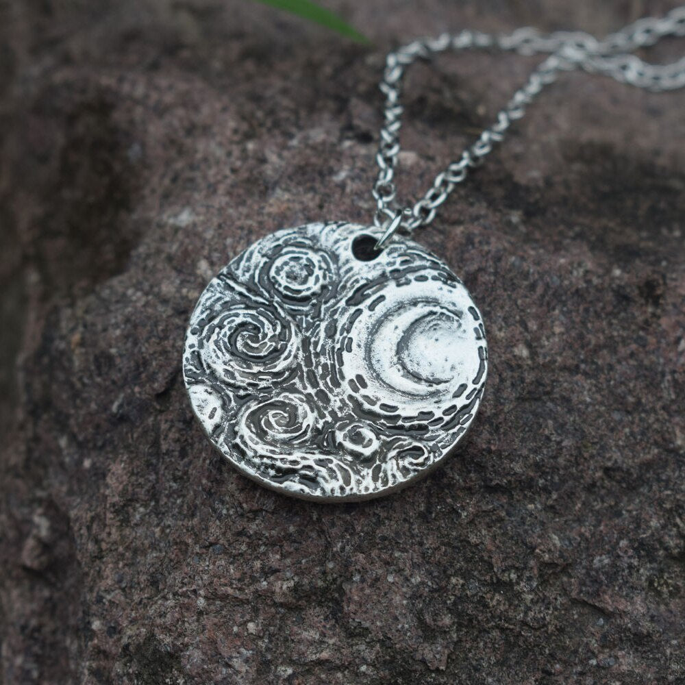 Collar Van Gogh Crescent Moon Starry Night